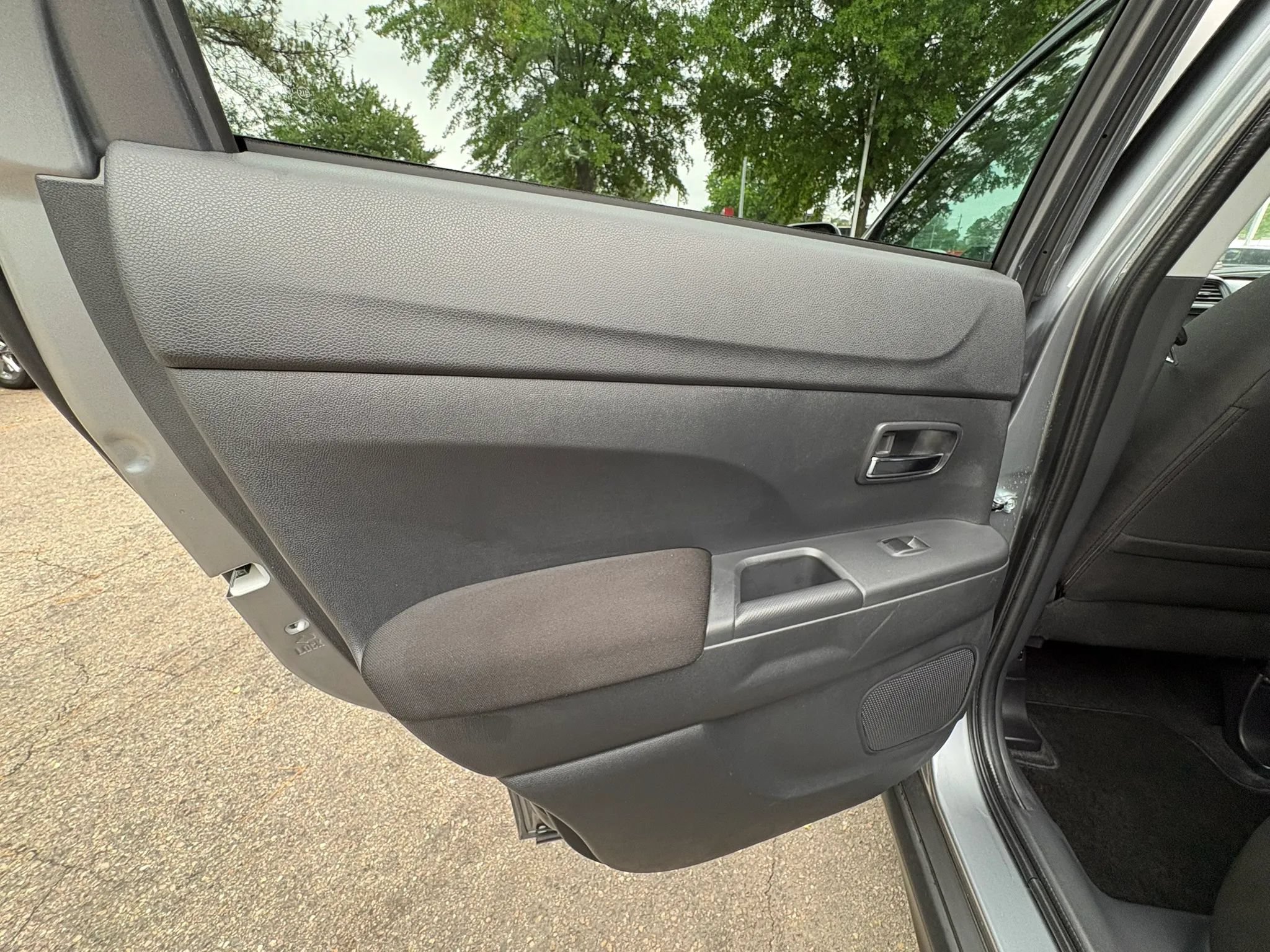 Used 2025 Mitsubishi Outlander Sport ES AWD/4WD image 22