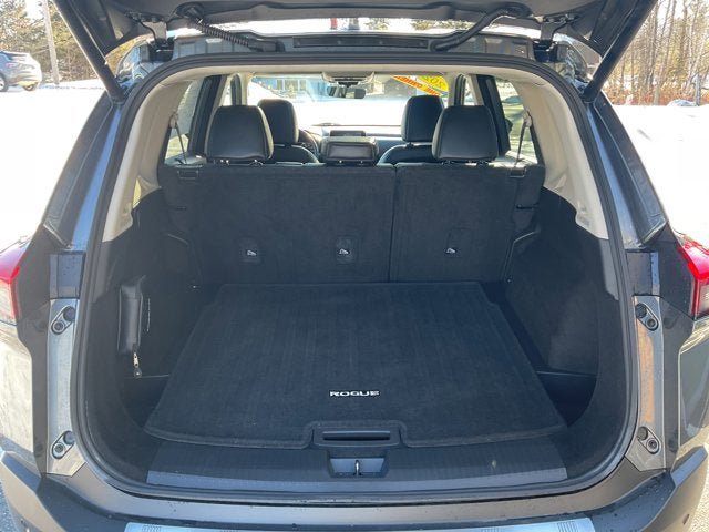Used 2023 Nissan Rogue SV w/ SV Premium Package image 37