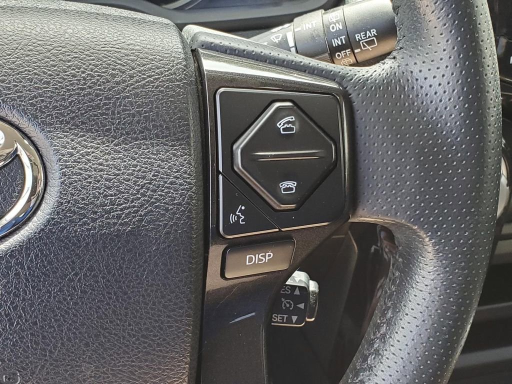 Used 2018 Toyota 4Runner TRD Off-Road AWD/4WD image 26