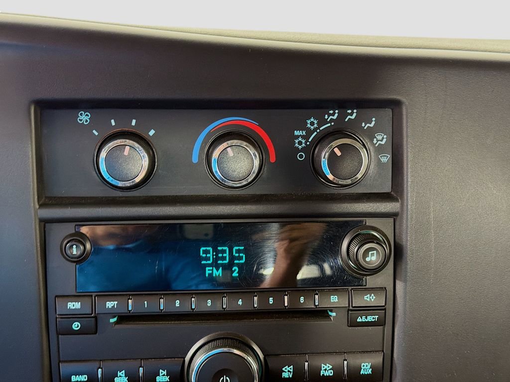 Used 2011 Chevrolet Express 1500 LT w/ LT Preferred Equipment Group AWD/4WD image 15