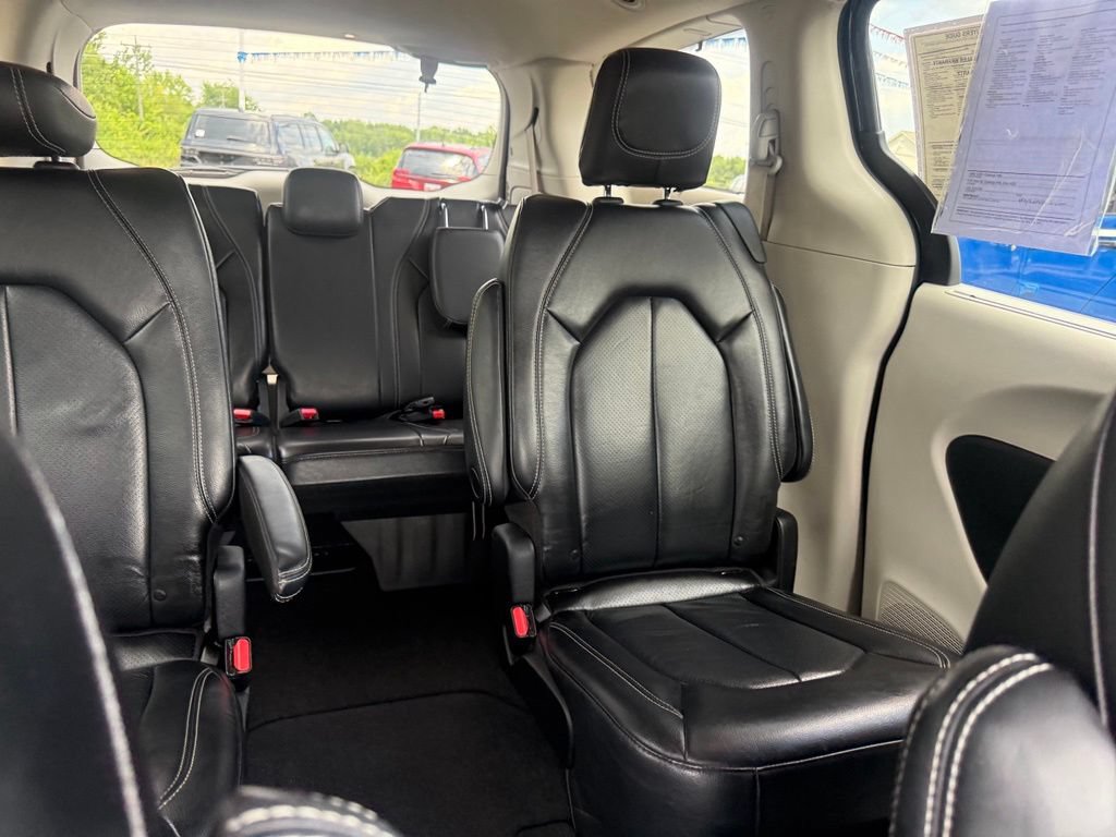 Used 2022 Chrysler Pacifica Touring-L AWD/4WD image 62