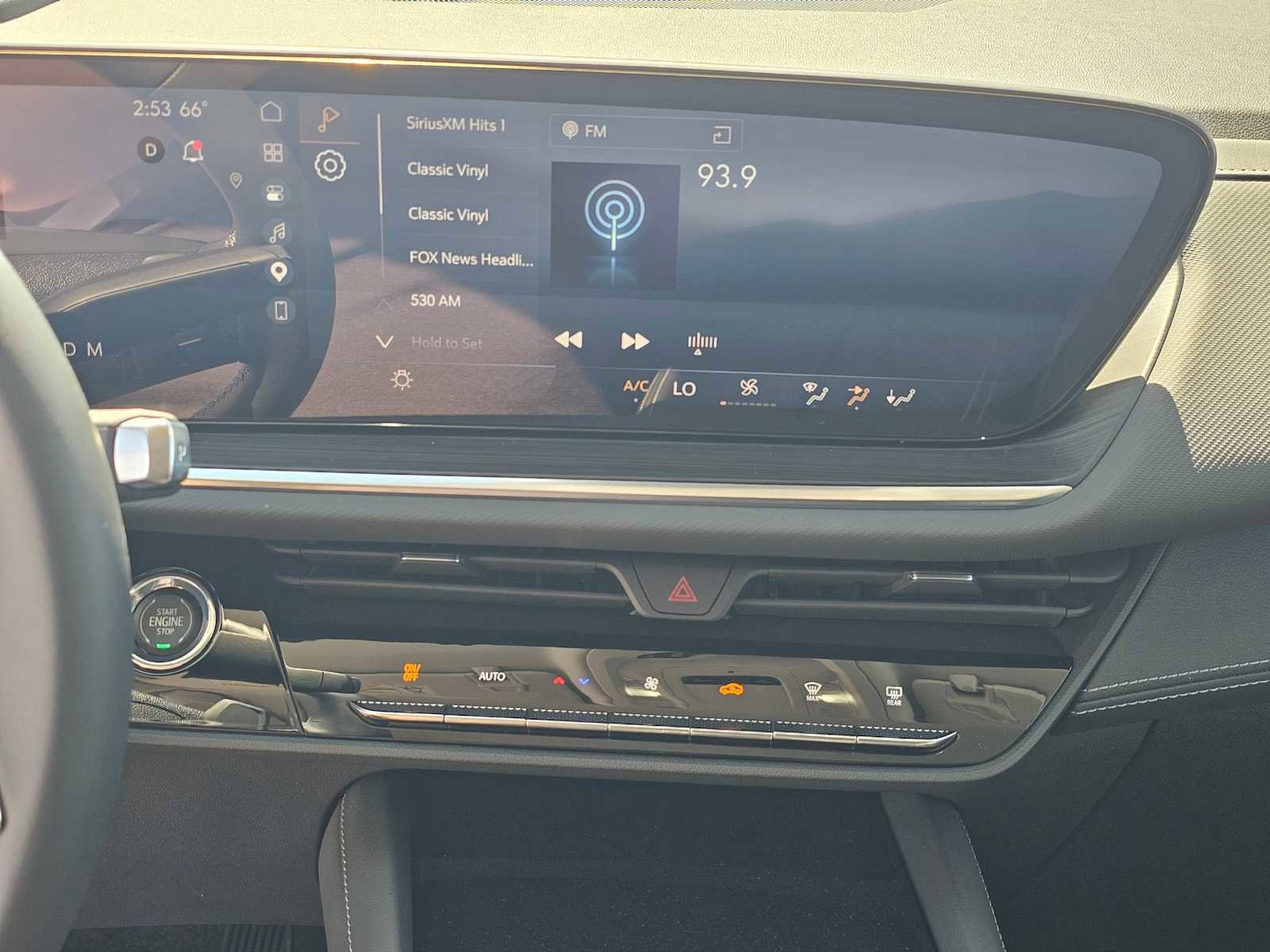 Used 2025 Buick Envision Preferred image 25