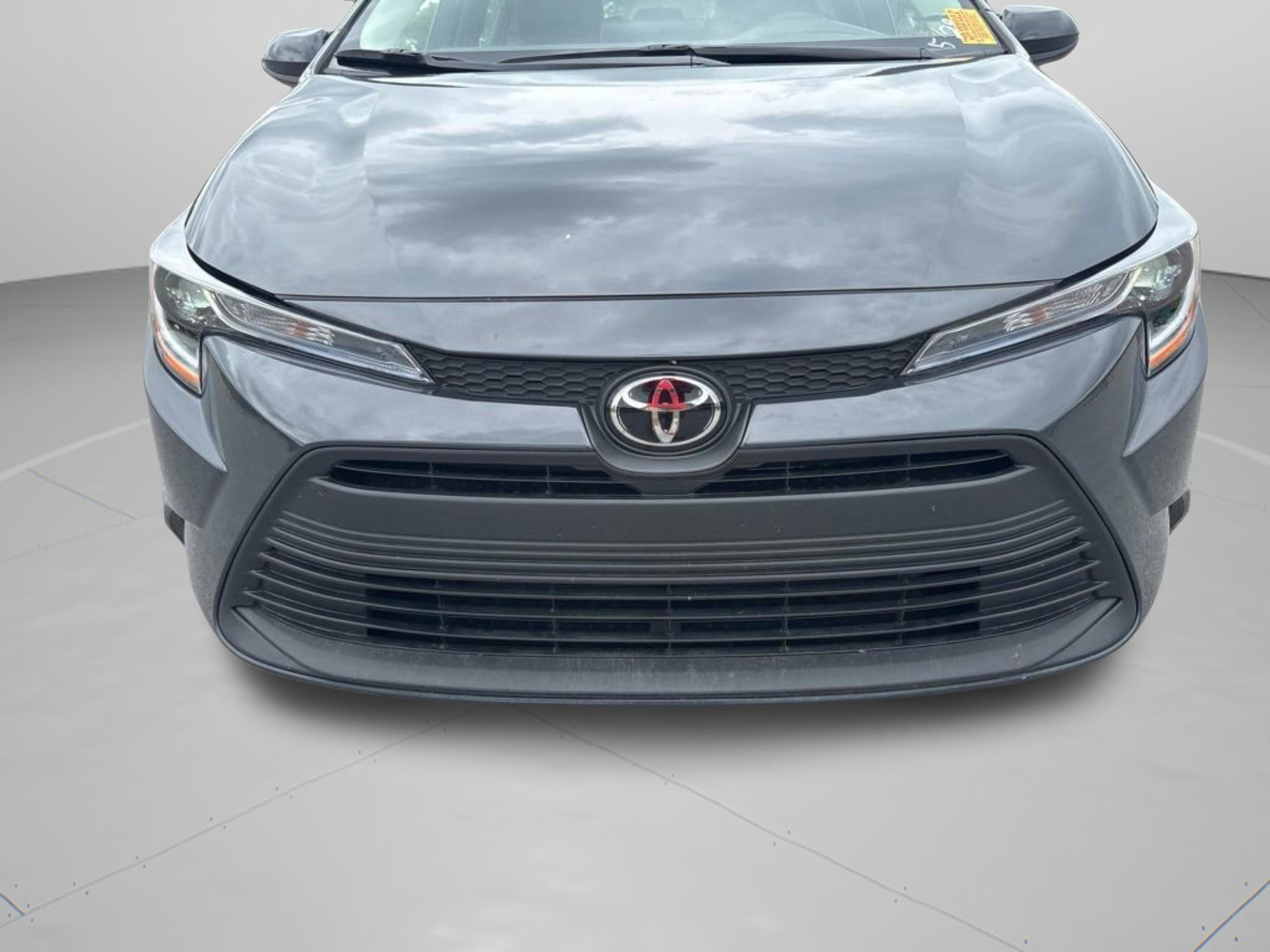 Used 2025 Toyota Corolla LE FWD image 32