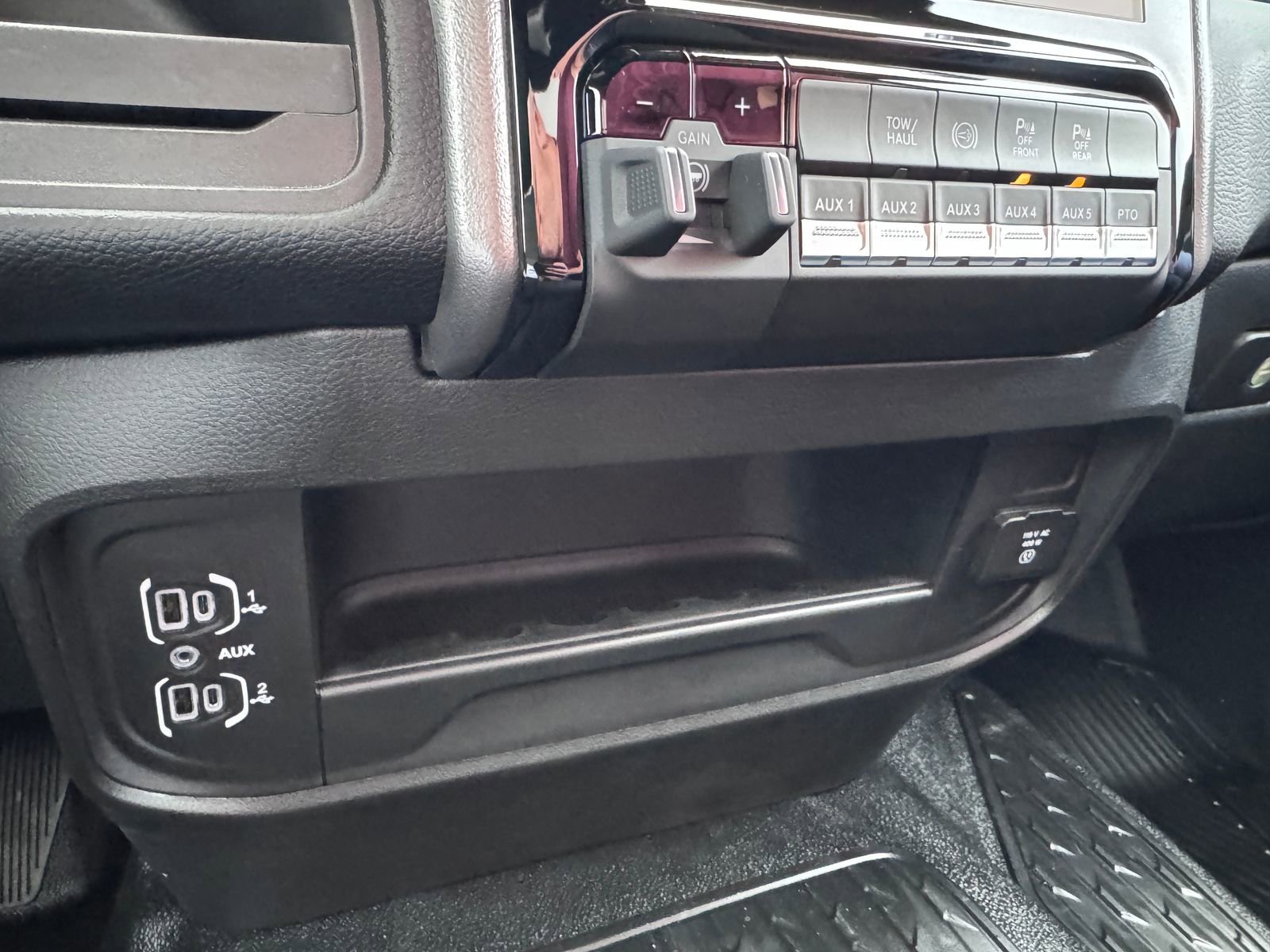 New 2025 RAM 5500 2WD Regular Cab image 16