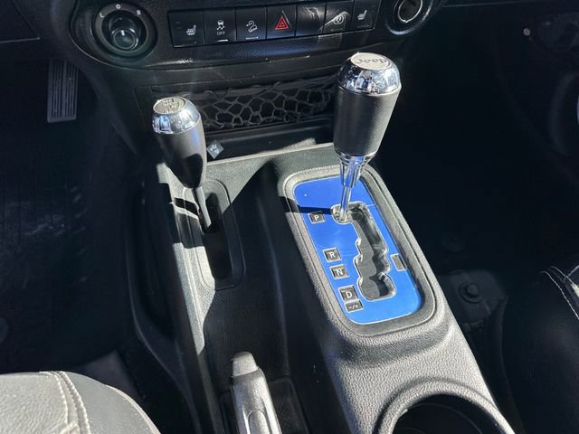 Used 2018 Jeep Wrangler Unlimited Sahara w/ Connectivity Group AWD/4WD image 22