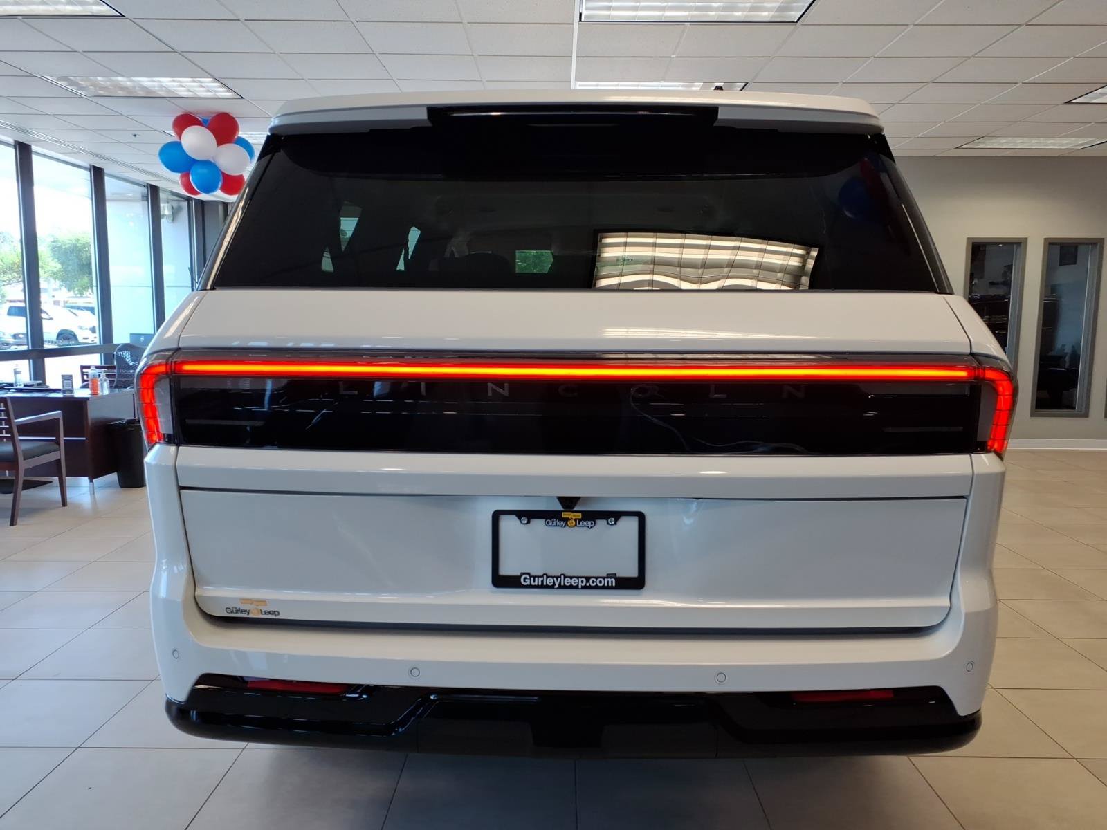 New 2027 Lincoln Navigator L Premier AWD/4WD image 9