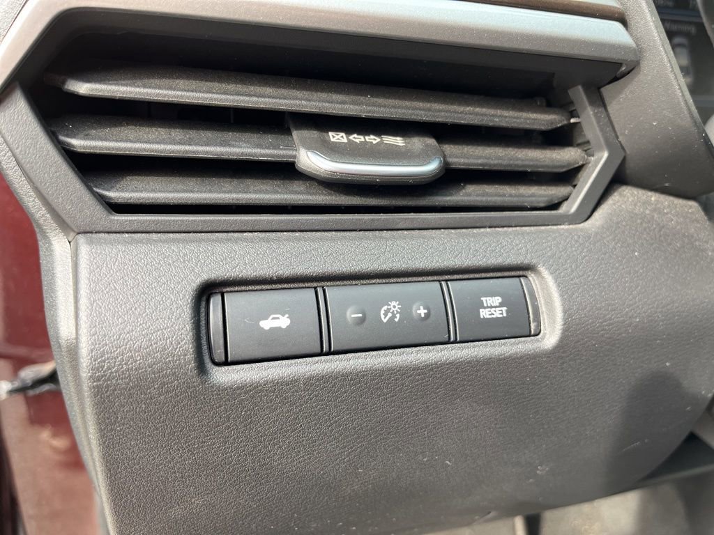 Used 2024 Nissan Altima 2.5 SV FWD image 18
