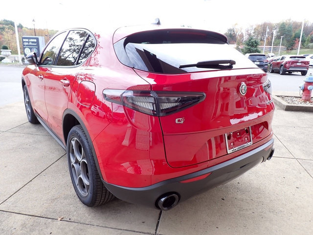 New 2025 Alfa Romeo Stelvio Sprint w/ Convenience Package AWD/4WD image 3