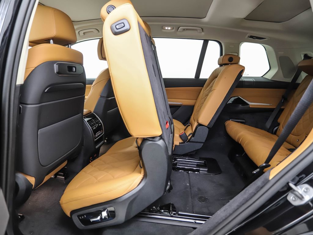 Used 2026 BMW X7 xDrive40i image 25