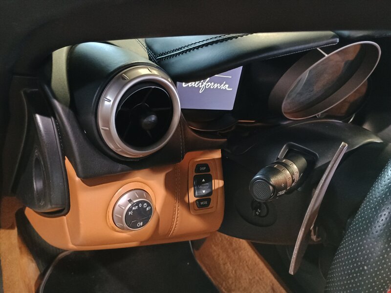 Used 2011 Ferrari California RWD image 17