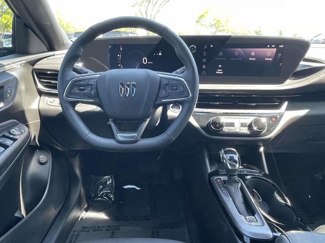 Used 2025 Buick Envista Sport Touring w/ Convenience I Package FWD image 7