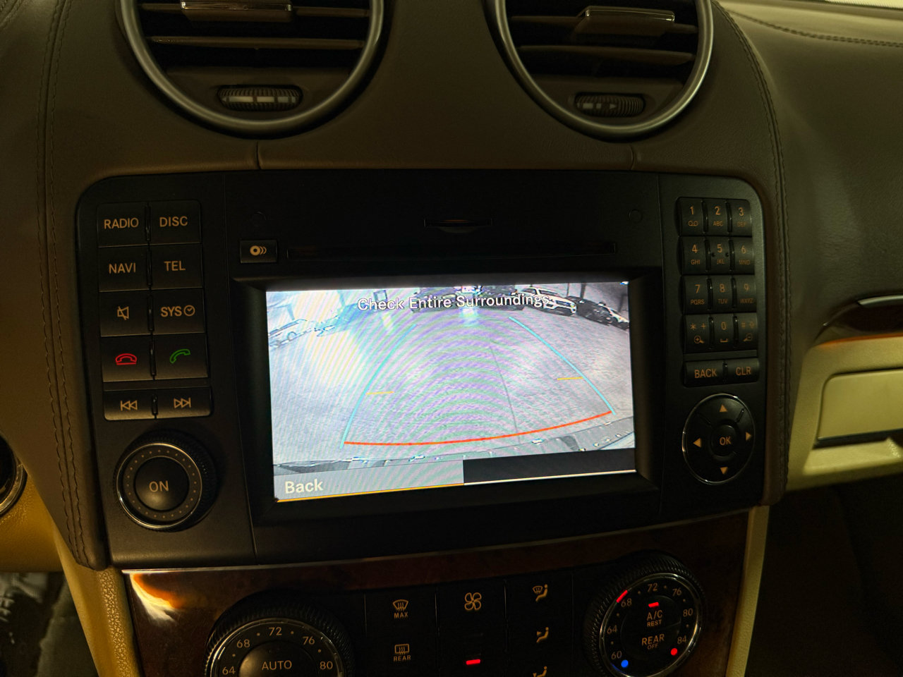 Used 2010 Mercedes-Benz GL 550 4MATIC image 18