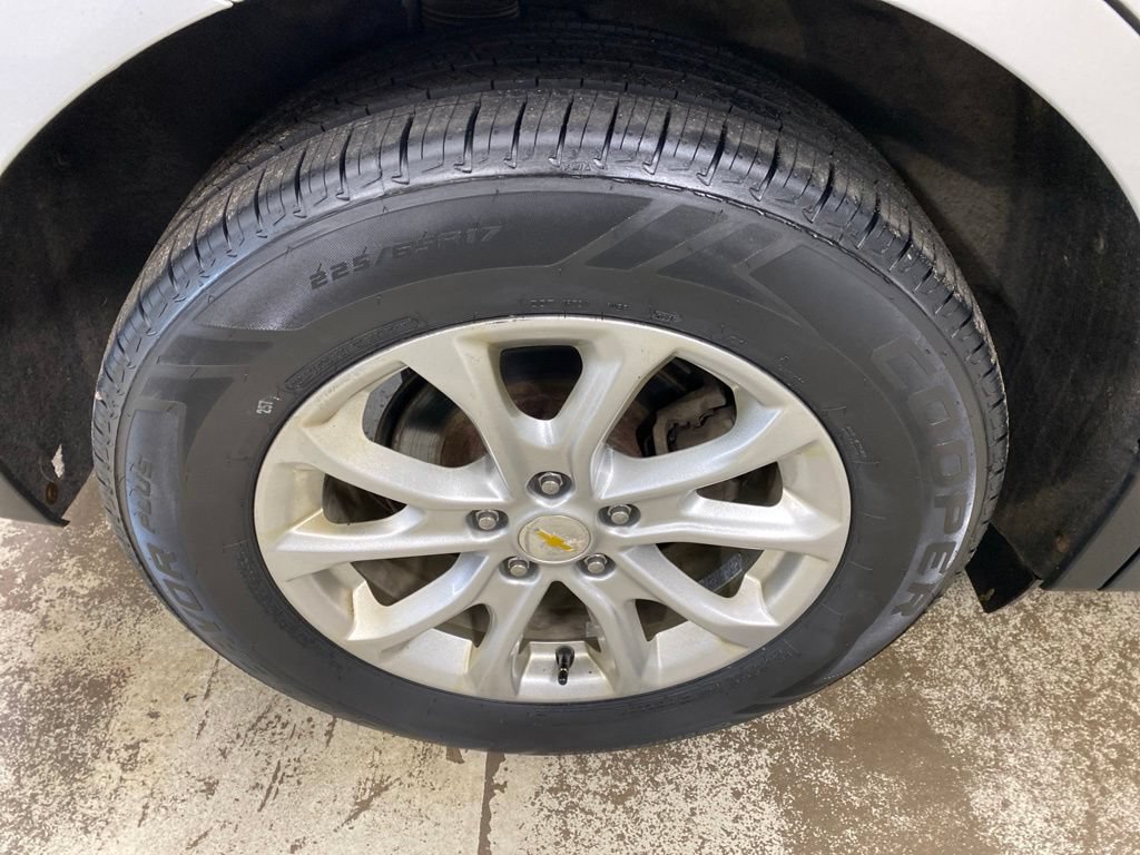 Used 2019 Chevrolet Equinox LS w/ LS Convenience Package AWD/4WD image 9