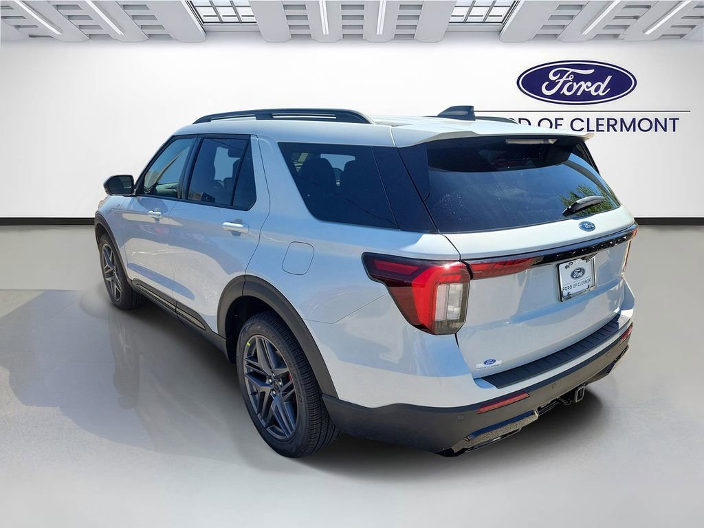 New 2026 Ford Explorer ST-Line image 3