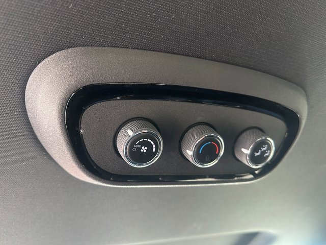 Used 2023 Dodge Durango GT image 23