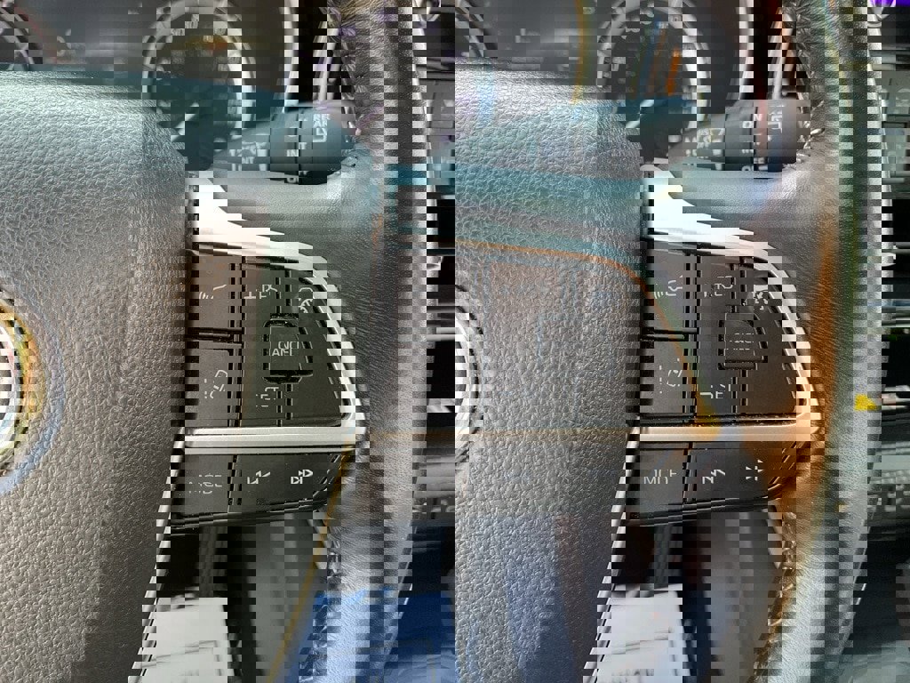 Used 2023 Toyota Highlander XLE image 9