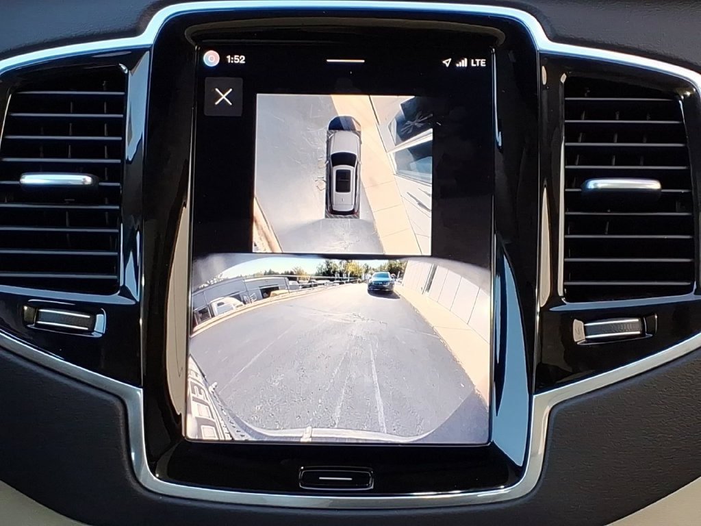 Certified 2024 Volvo XC90 T8 Ultimate w/ Protection Package Premier AWD/4WD image 17