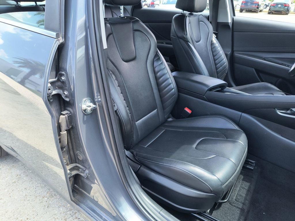 Used 2024 Hyundai Elantra Limited image 31