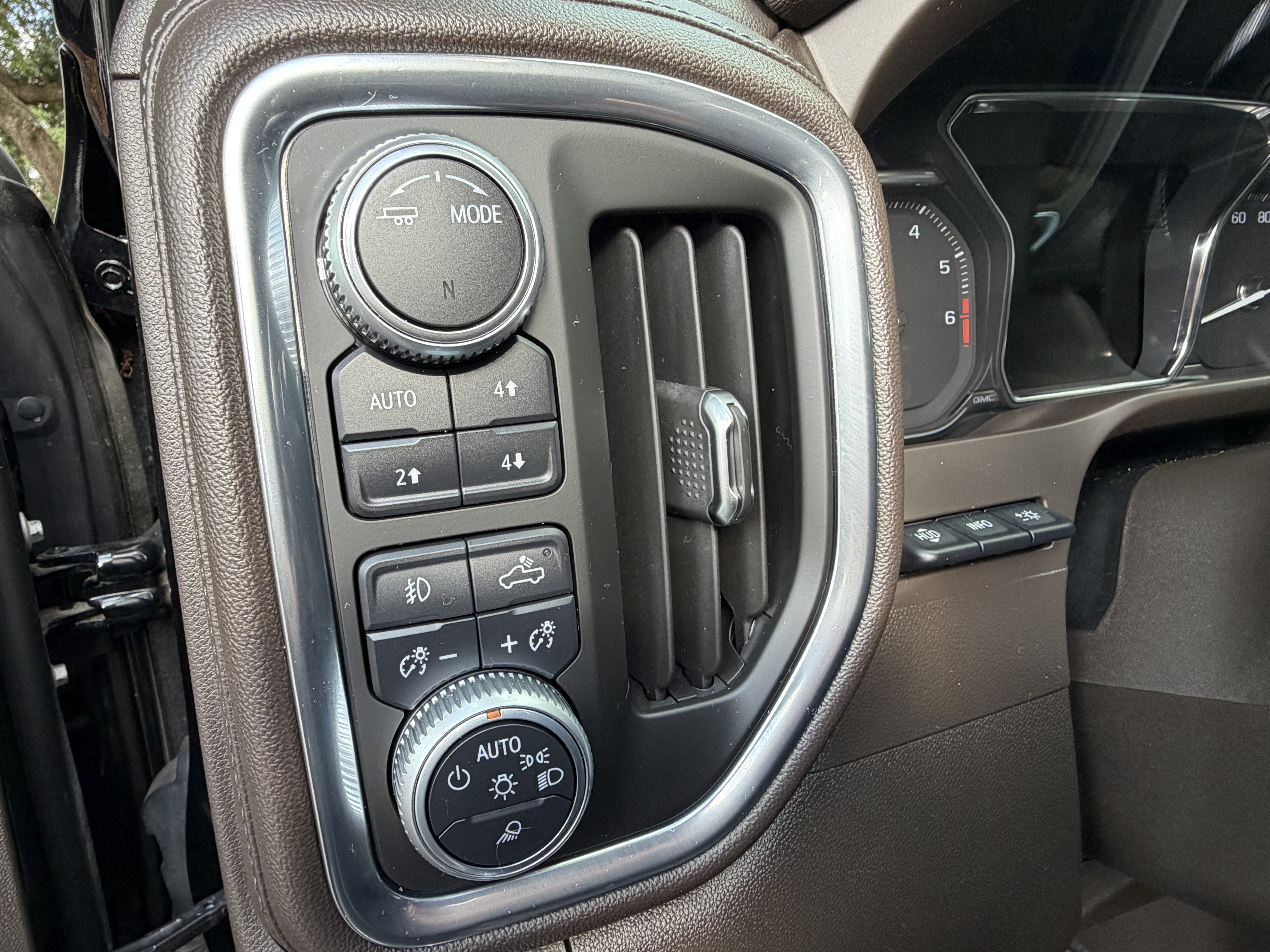Used 2020 GMC Sierra 1500 Denali w/ Denali Ultimate Package AWD/4WD image 15