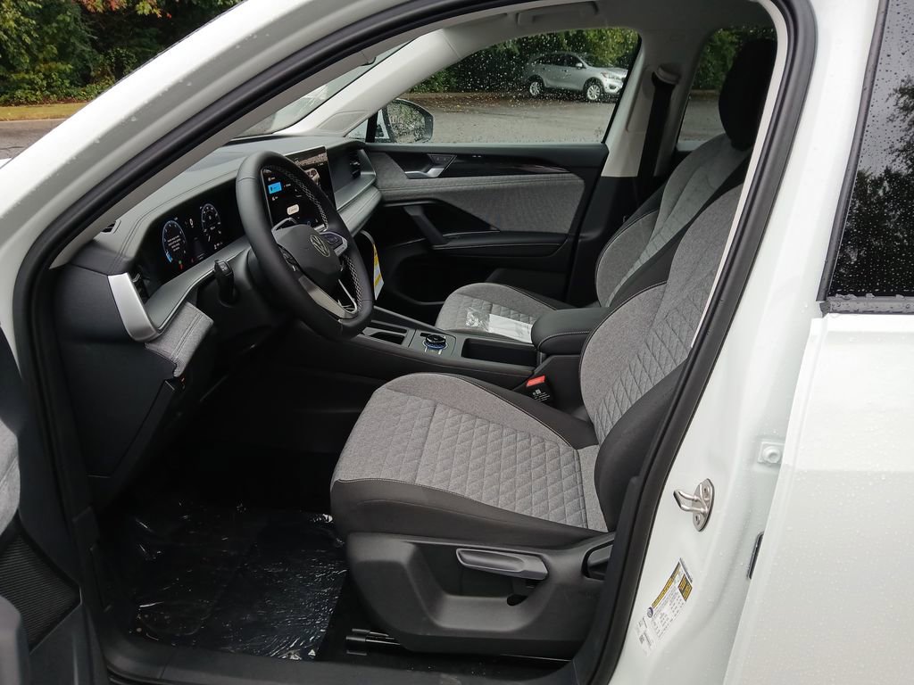 New 2025 Volkswagen Tiguan S image 9