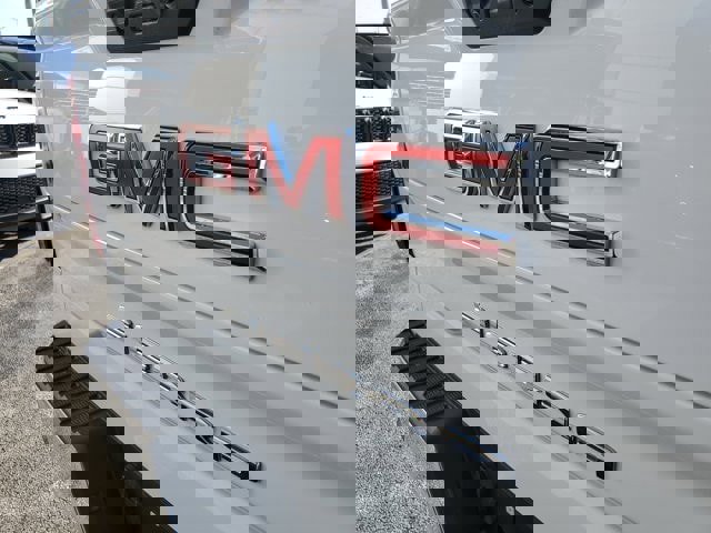 Used 2024 GMC Sierra 1500 SLE image 11