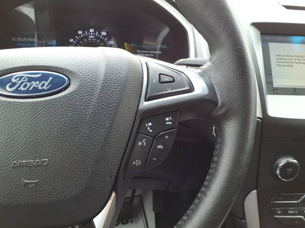 Used 2019 Ford Edge SEL w/ Equipment Group 201A FWD image 16