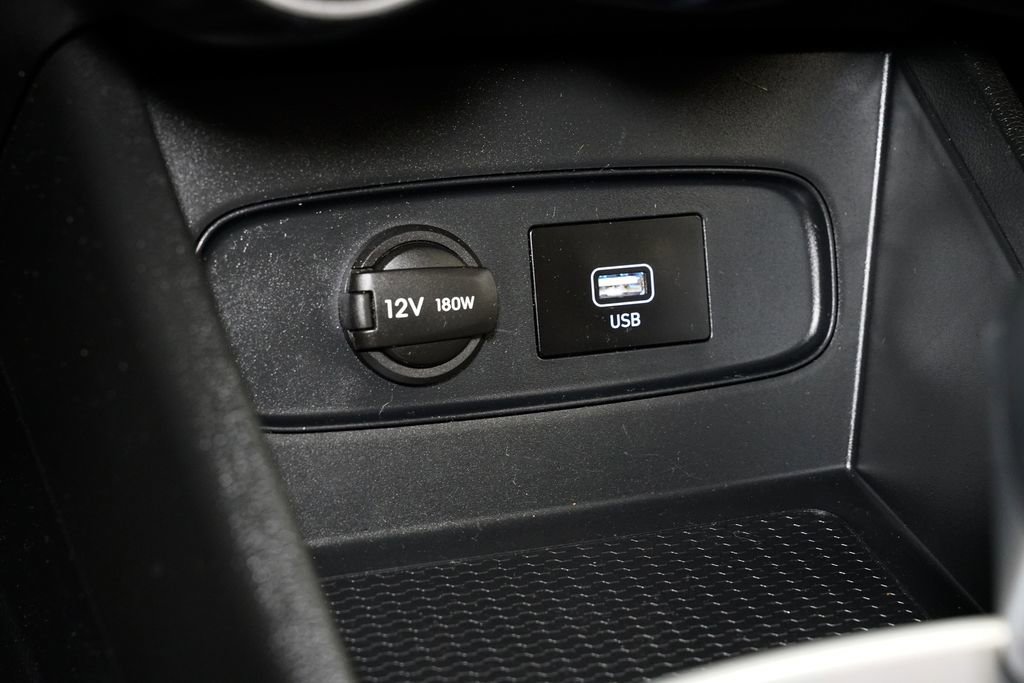 Used 2020 Hyundai Venue SE image 17