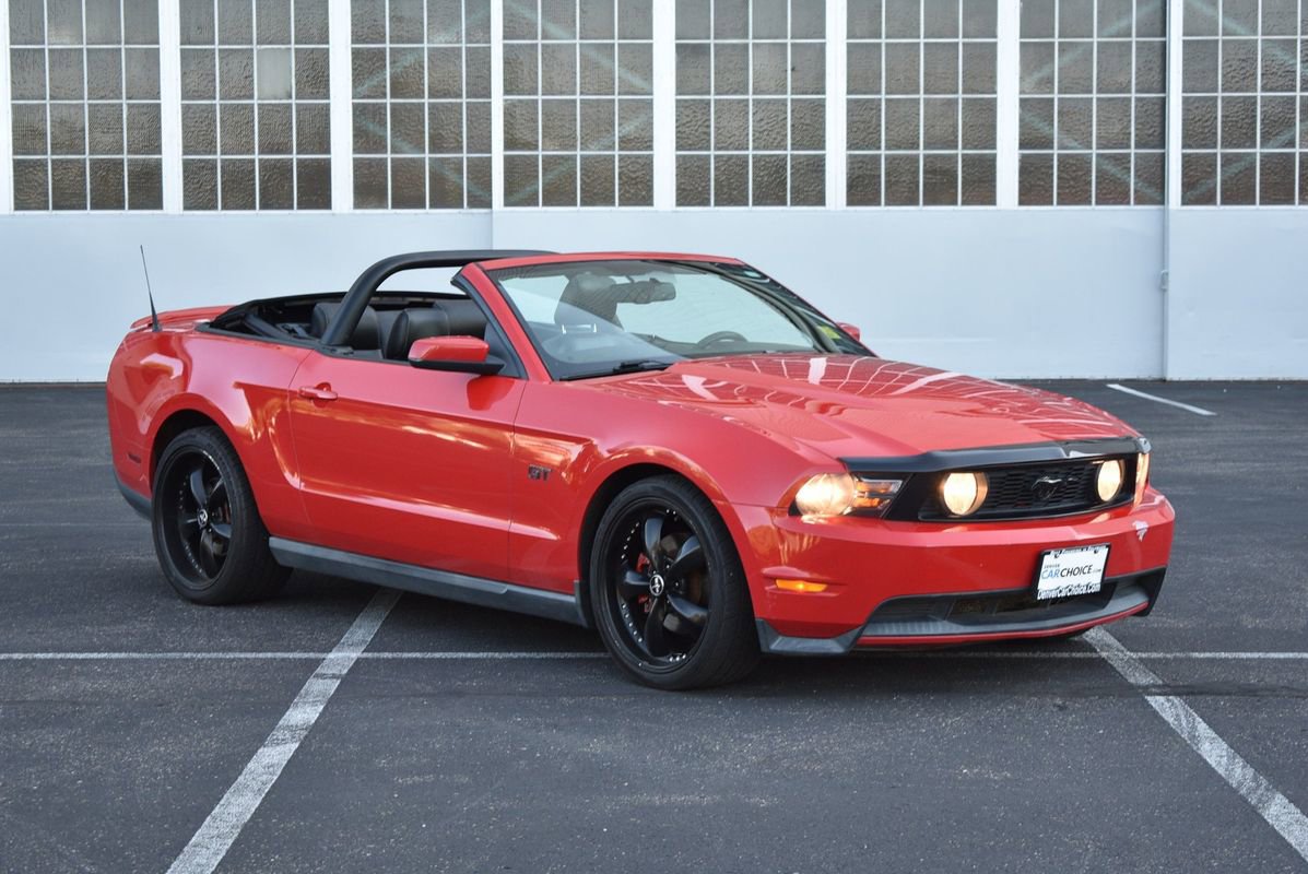 Used 2010 Ford Mustang GT image 8