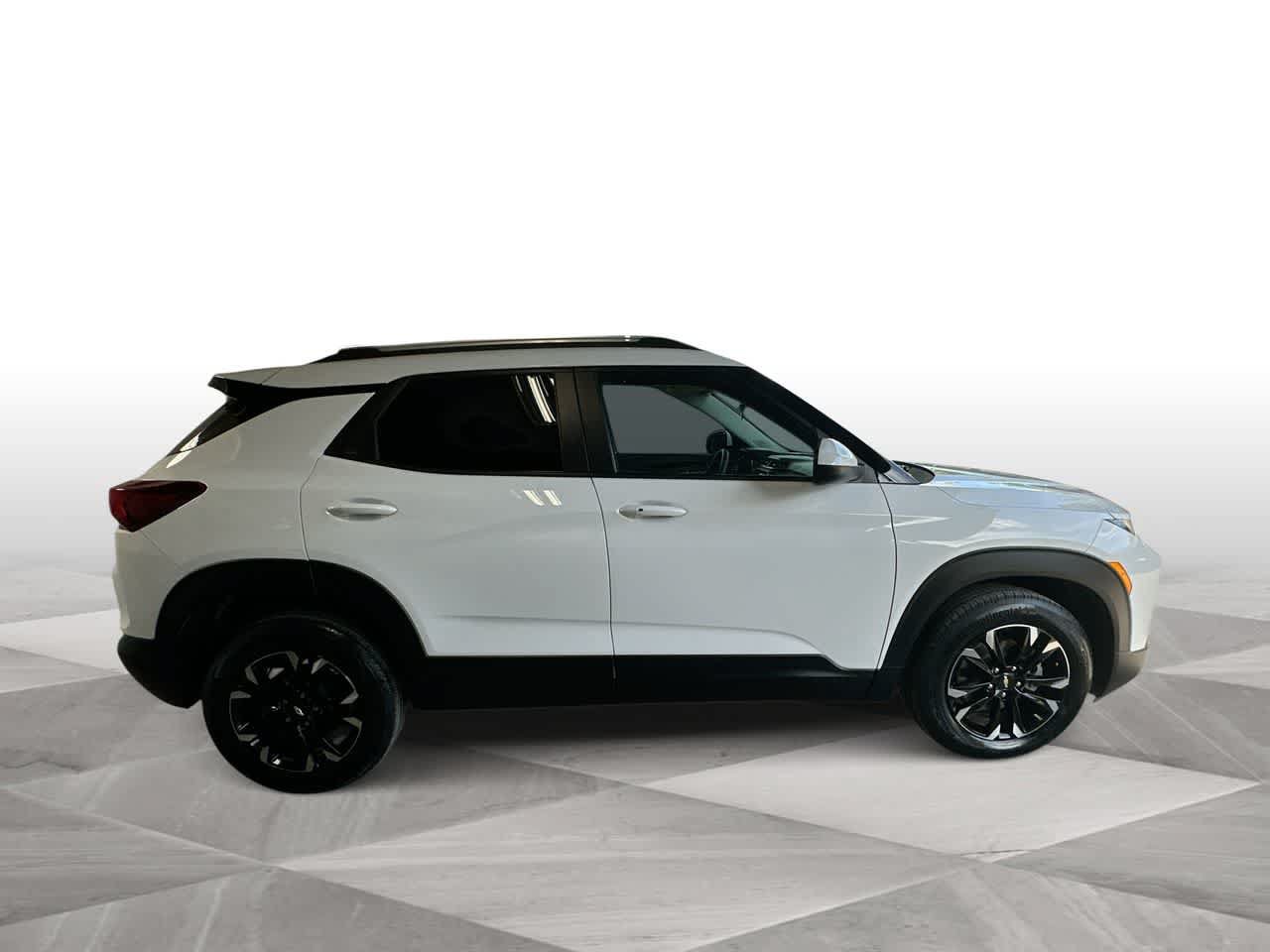Used 2023 Chevrolet TrailBlazer LT FWD image 9