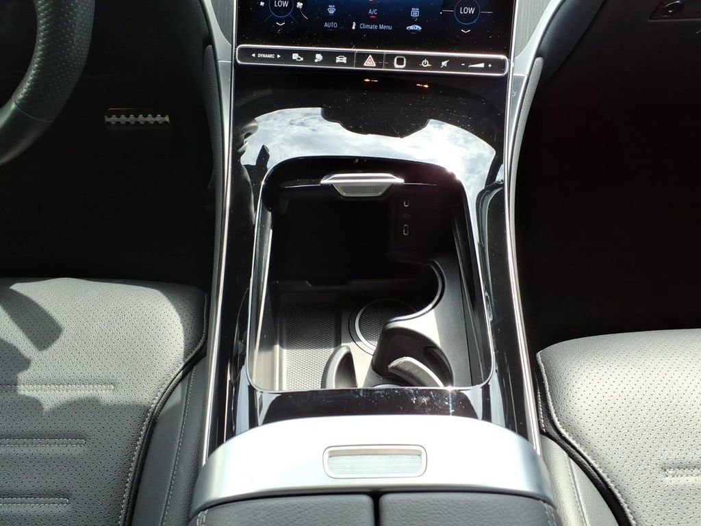 Used 2025 Mercedes-Benz GLC 350e 4MATIC image 23