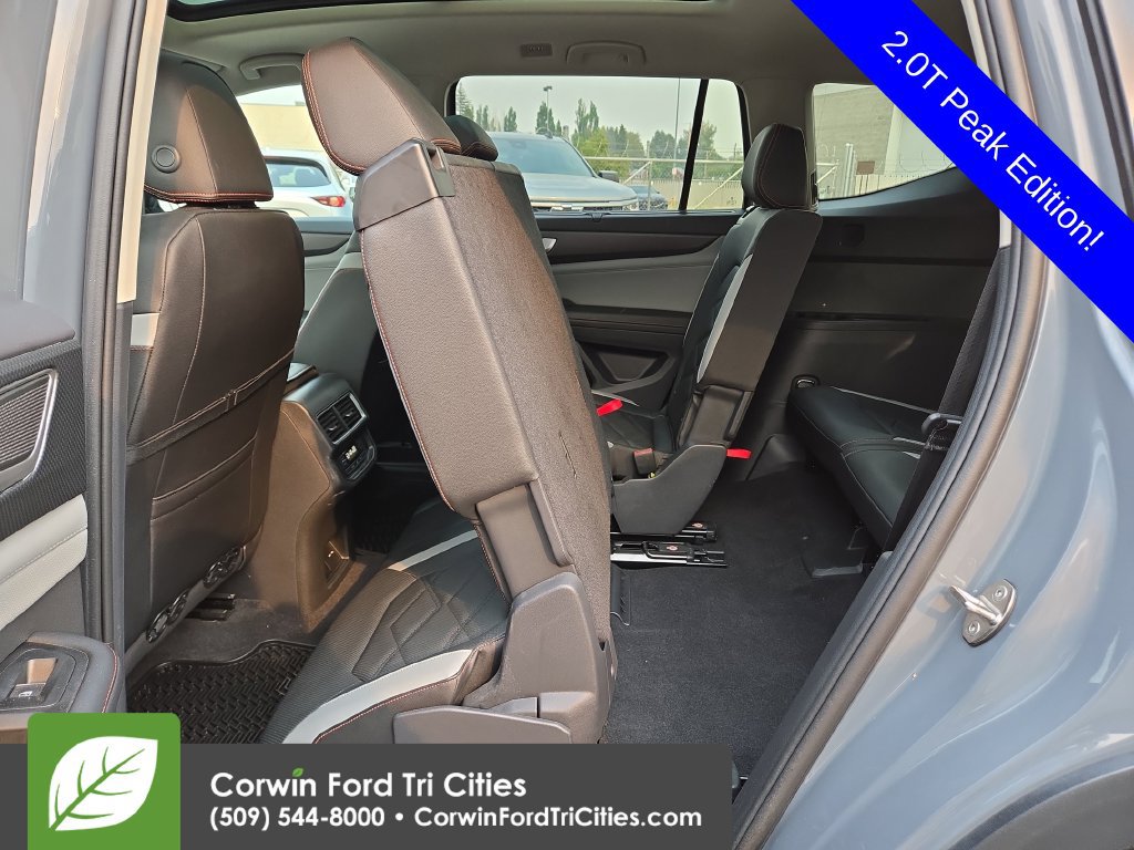 Used 2025 Volkswagen Atlas Peak Edition SE AWD/4WD image 29