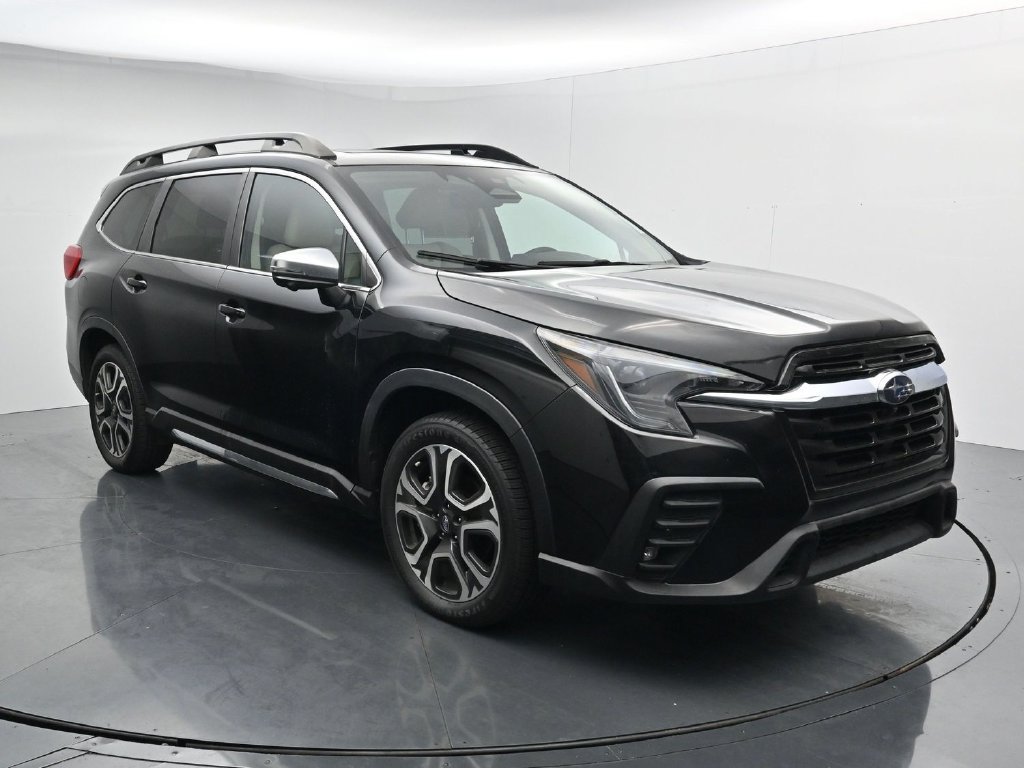 Used 2023 Subaru Ascent Limited w/ Technology Package AWD/4WD image 2