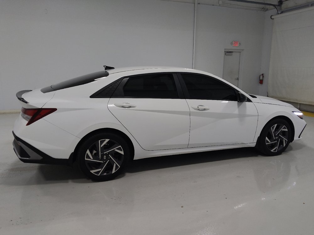 Used 2025 Hyundai Elantra Sport FWD image 10