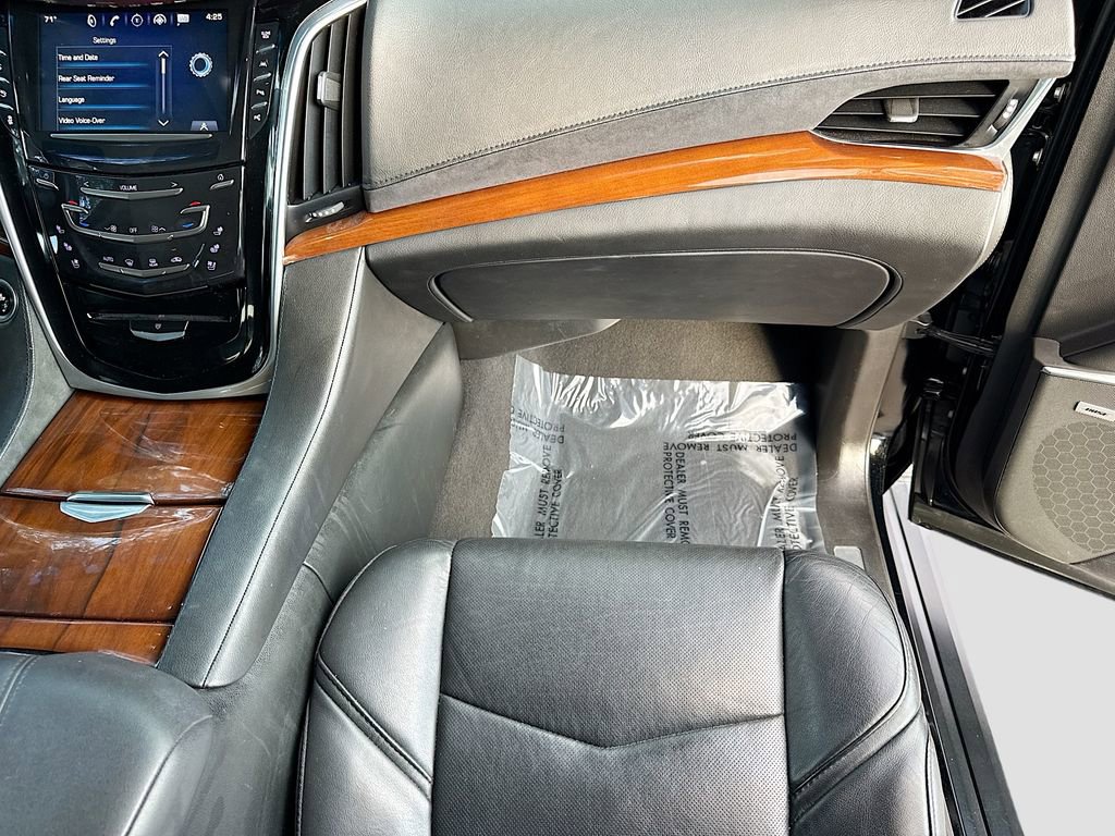 Used 2019 Cadillac Escalade Premium Luxury image 19