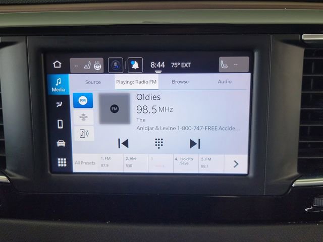 Used 2024 Chrysler Voyager LX image 9