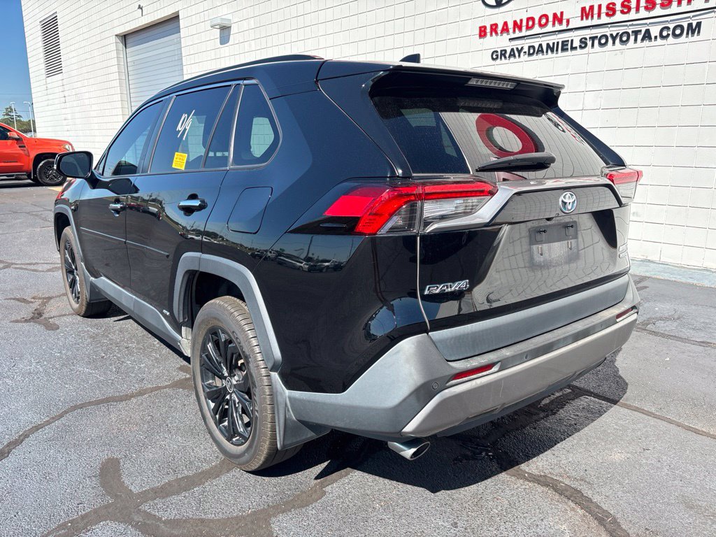Used 2022 Toyota RAV4 Limited AWD/4WD image 5