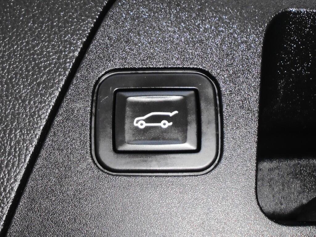 Used 2017 Buick Envision Premium AWD/4WD image 21