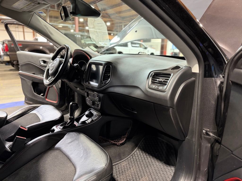 Used 2019 Jeep Compass Trailhawk image 17