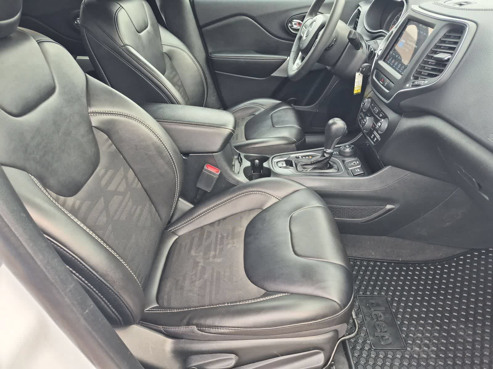 Used 2022 Jeep Cherokee Latitude AWD/4WD image 21