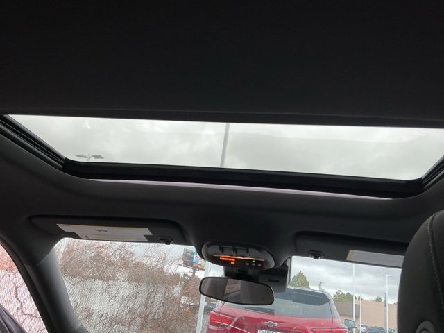 Used 2024 Chevrolet Trax RS w/ Sunroof Package image 23