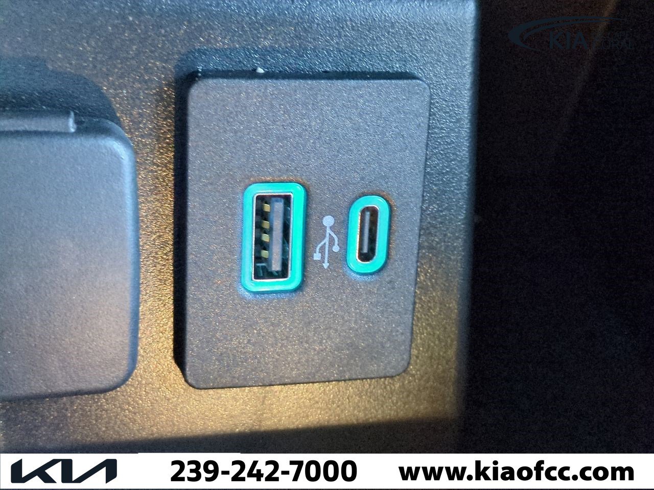 Used 2024 Ford Explorer ST-Line w/ Class IV Trailer Tow Package image 23