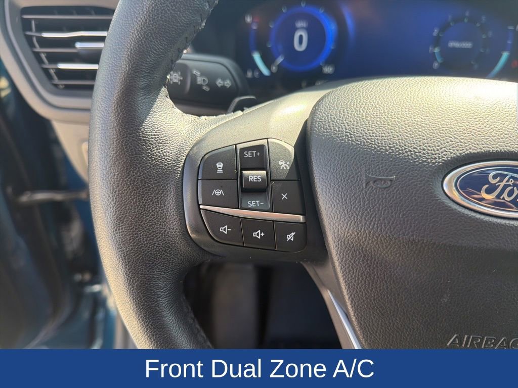 Used 2020 Ford Escape Titanium image 22