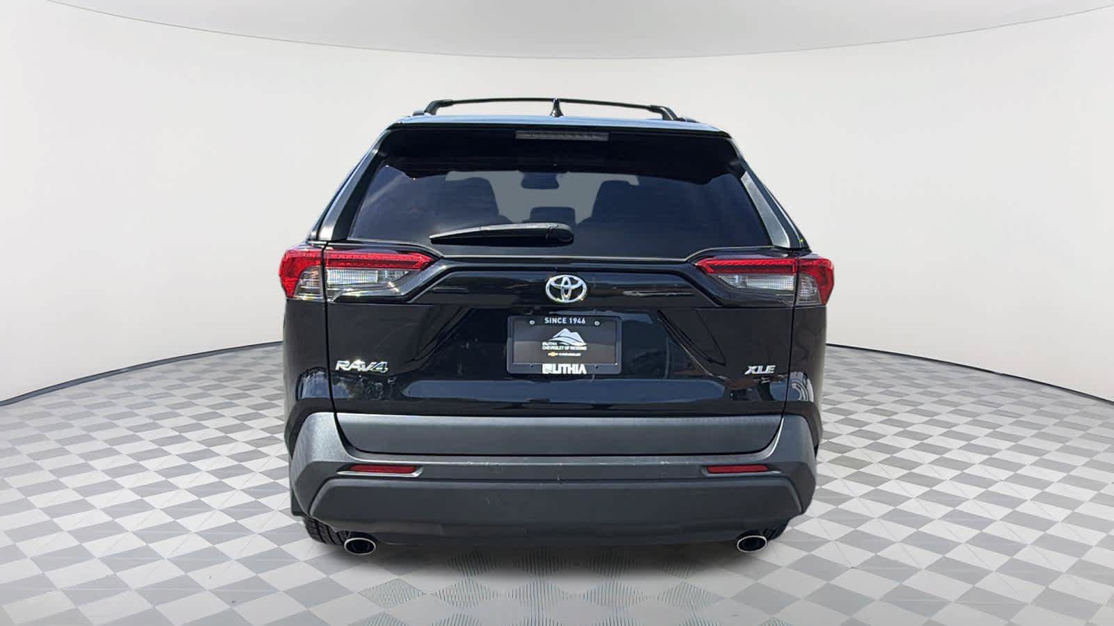 Used 2023 Toyota RAV4 XLE Premium FWD image 6