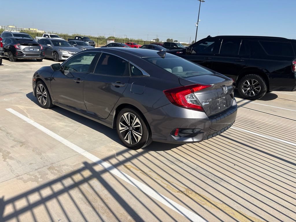 Used 2017 Honda Civic EX-T image 4