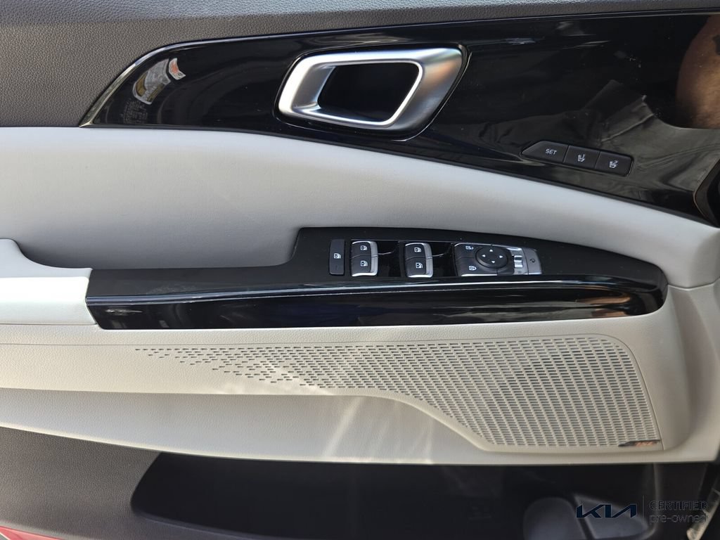 Certified 2022 Kia Carnival SX Prestige FWD image 35
