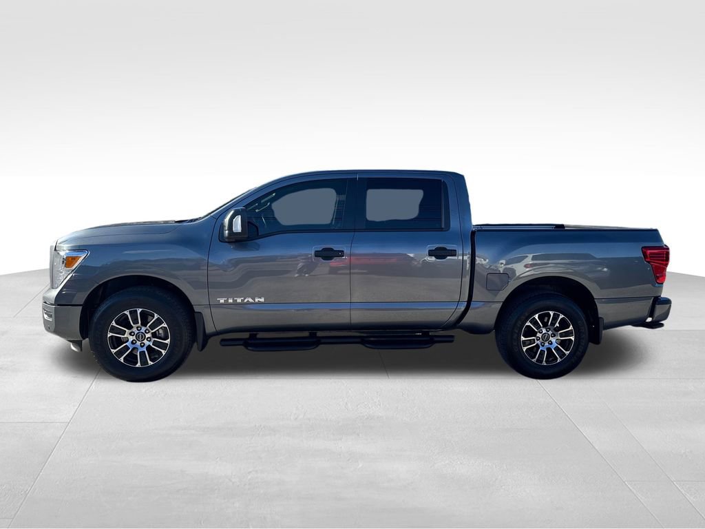 Used 2024 Nissan Titan SV w/ SV Convenience Package image 3