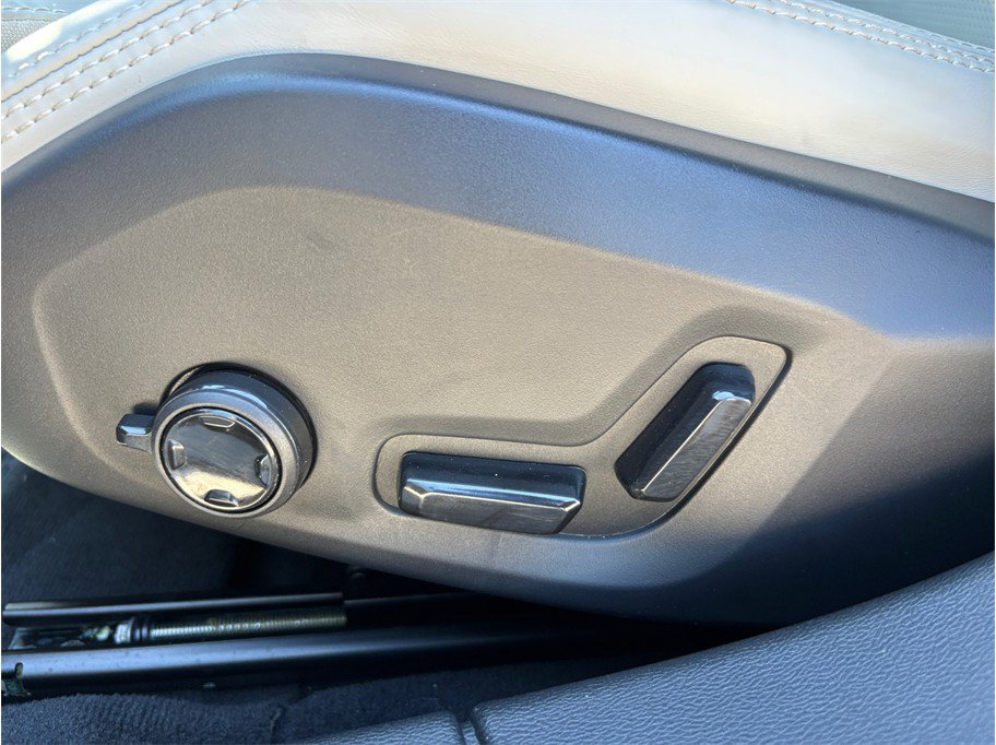 Used 2024 Volvo V60 B5 Cross Country Ultimate w/ Climate Package image 22