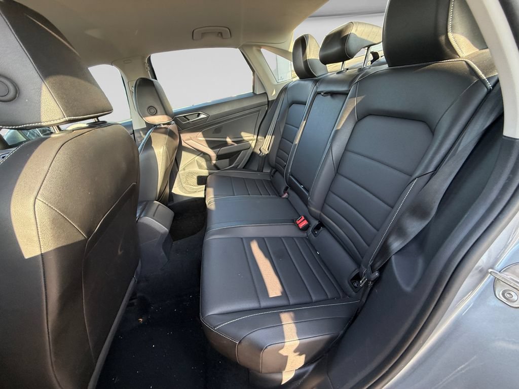 Used 2024 Volkswagen Jetta SE FWD image 36