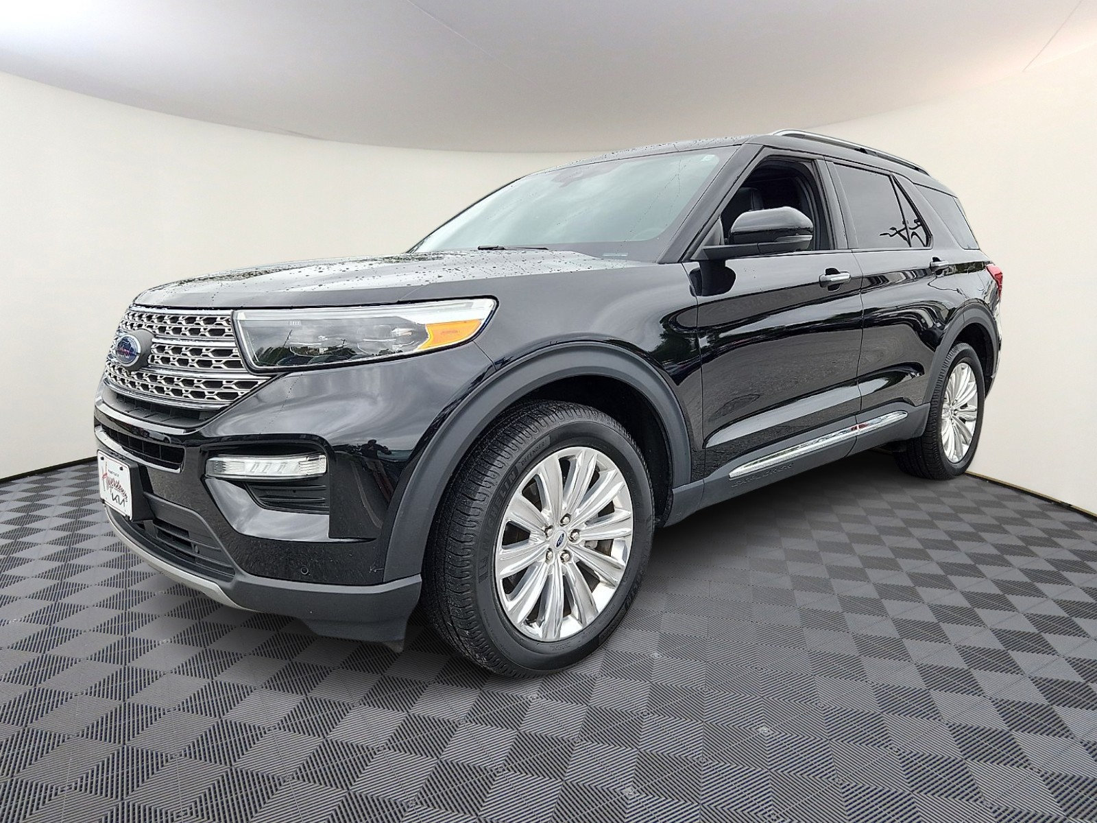 Used 2020 Ford Explorer Limited AWD/4WD image 3