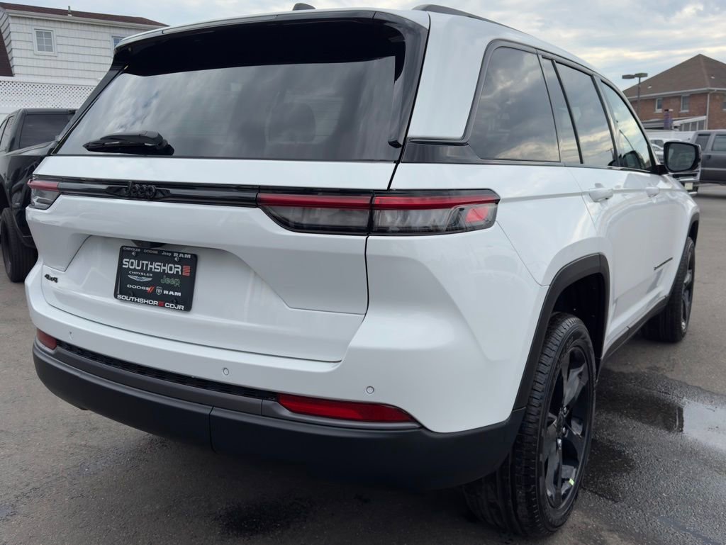 New 2026 Jeep Grand Cherokee Limited w/ Limited Altitude Package image 7